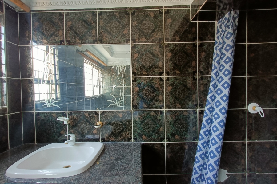 6 Bedroom Property for Sale in Country View Gauteng