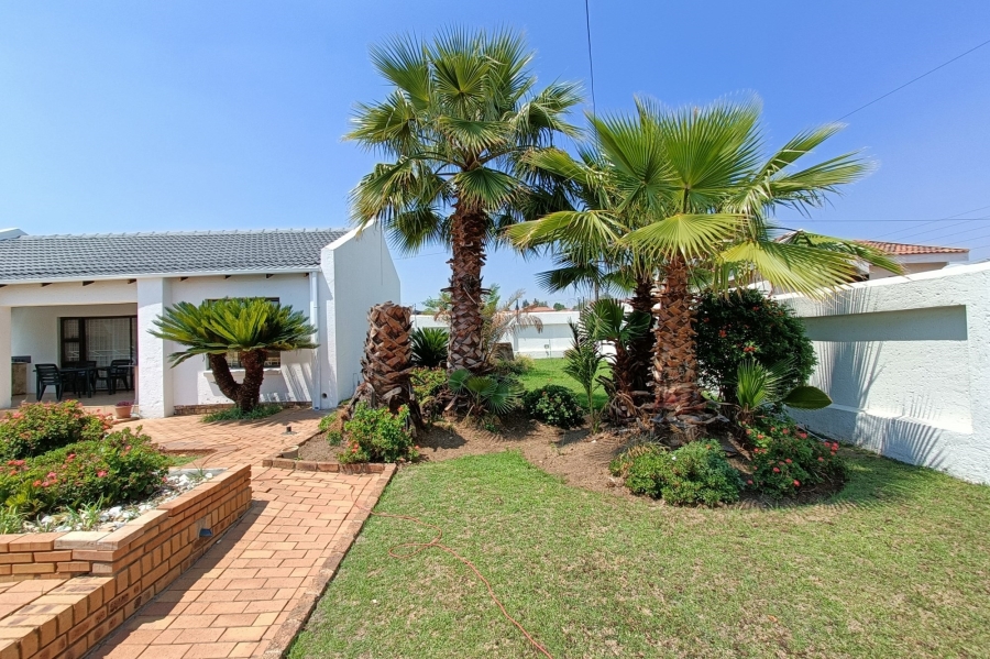 6 Bedroom Property for Sale in Country View Gauteng