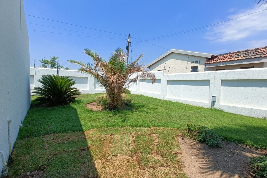 6 Bedroom Property for Sale in Country View Gauteng