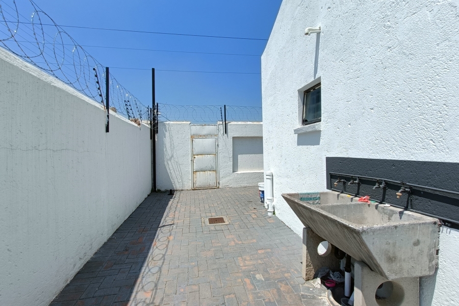 6 Bedroom Property for Sale in Country View Gauteng