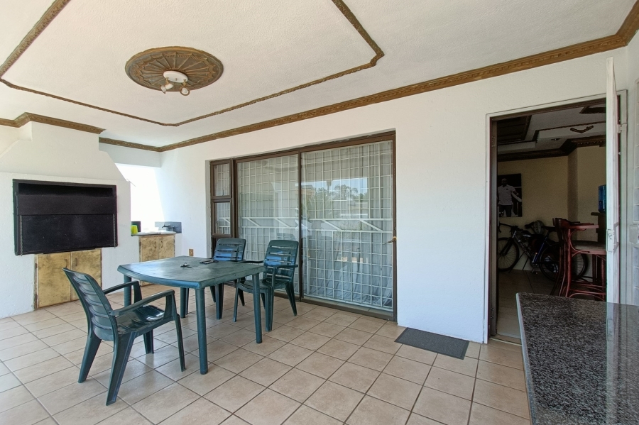6 Bedroom Property for Sale in Country View Gauteng