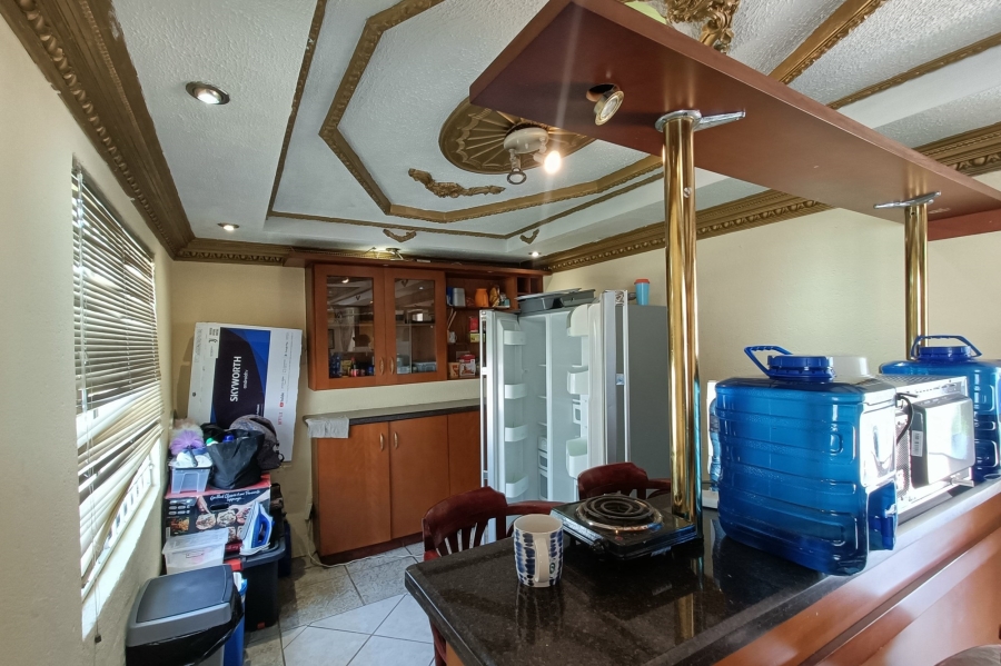 6 Bedroom Property for Sale in Country View Gauteng