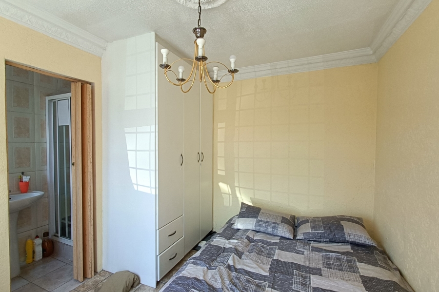 6 Bedroom Property for Sale in Country View Gauteng