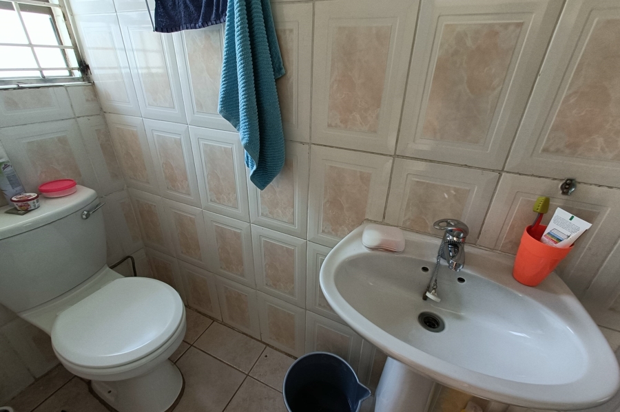 6 Bedroom Property for Sale in Country View Gauteng