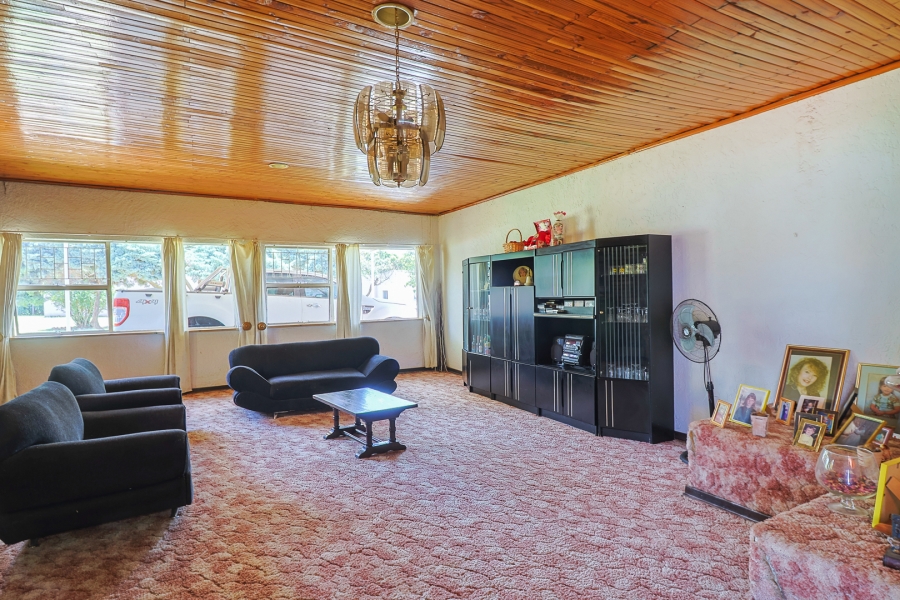 6 Bedroom Property for Sale in Tedderfield A H Gauteng