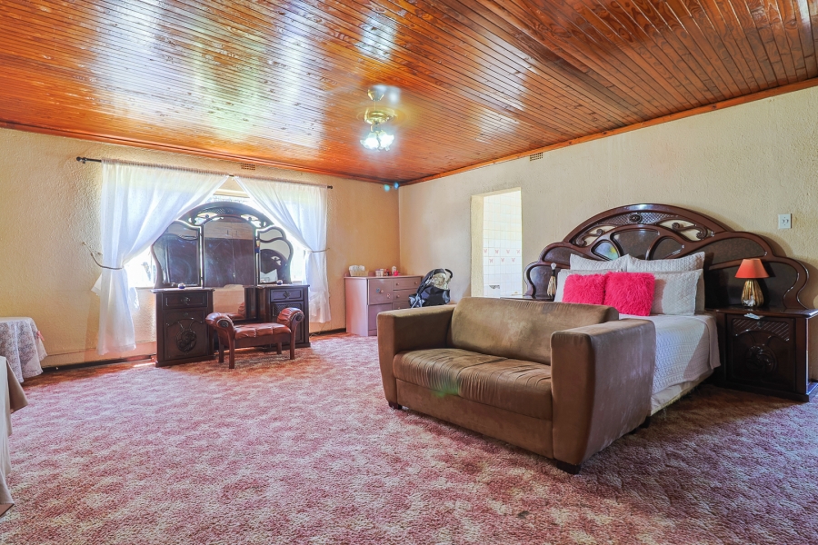6 Bedroom Property for Sale in Tedderfield A H Gauteng
