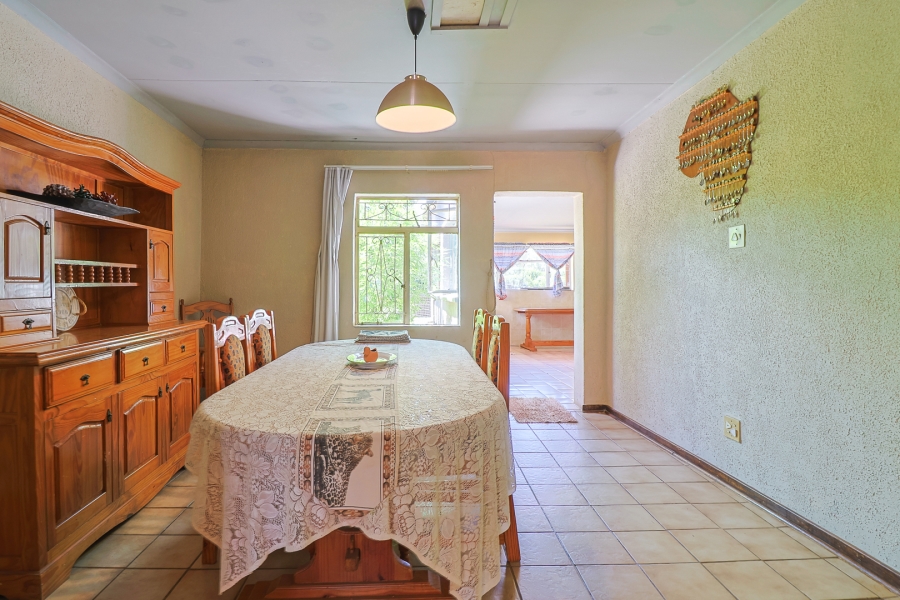 6 Bedroom Property for Sale in Tedderfield A H Gauteng