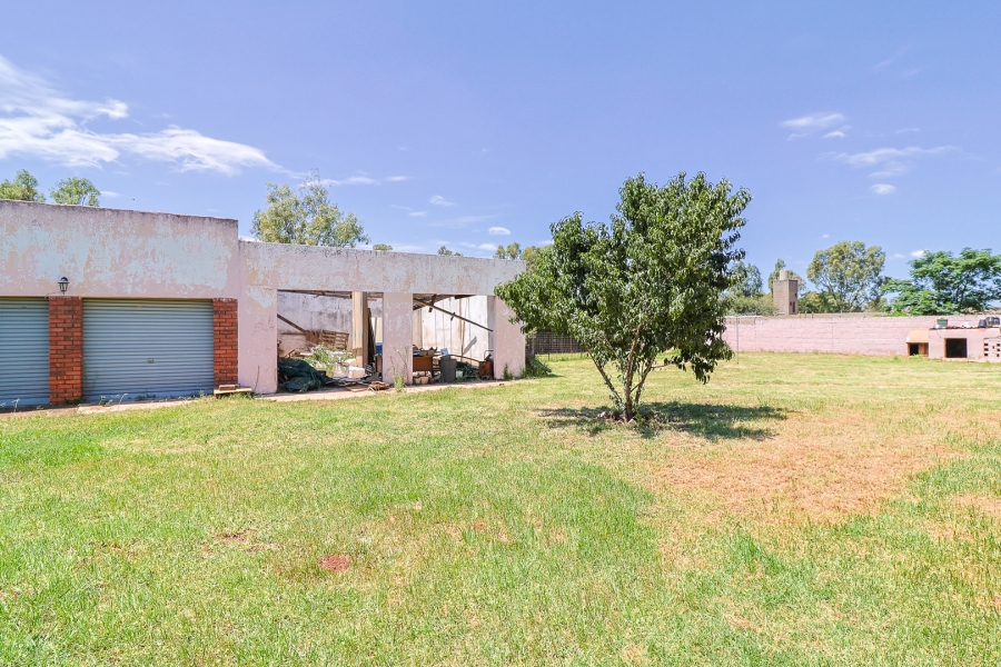 6 Bedroom Property for Sale in Tedderfield A H Gauteng