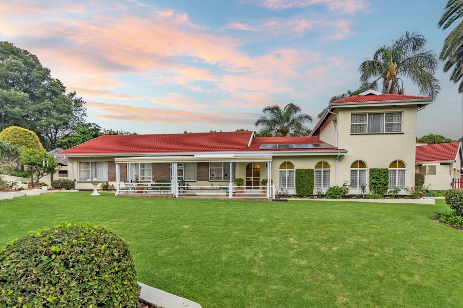 5 Bedroom Property for Sale in Constantia Kloof Gauteng