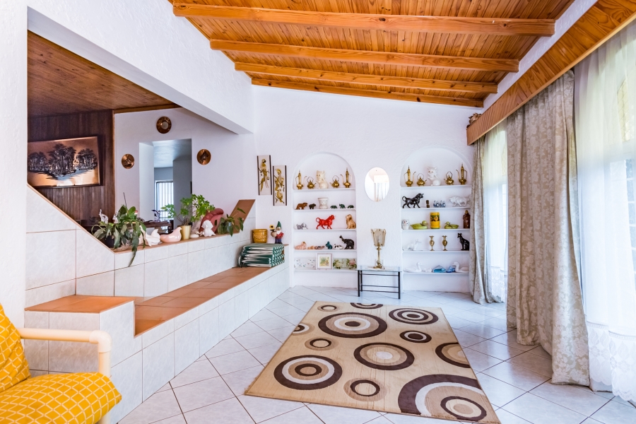 5 Bedroom Property for Sale in Constantia Kloof Gauteng