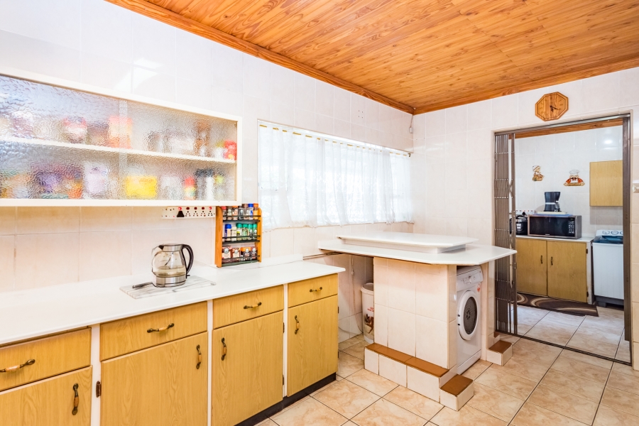 5 Bedroom Property for Sale in Constantia Kloof Gauteng
