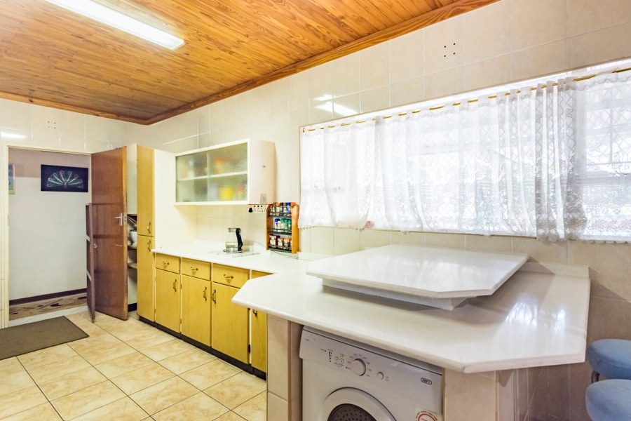 5 Bedroom Property for Sale in Constantia Kloof Gauteng