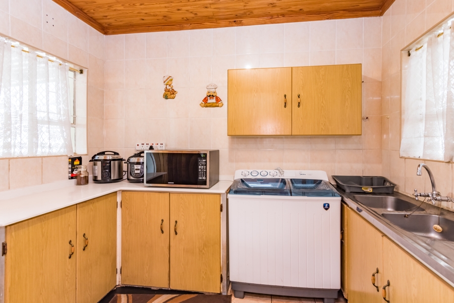 5 Bedroom Property for Sale in Constantia Kloof Gauteng