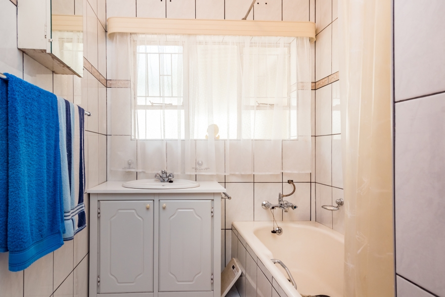 5 Bedroom Property for Sale in Constantia Kloof Gauteng