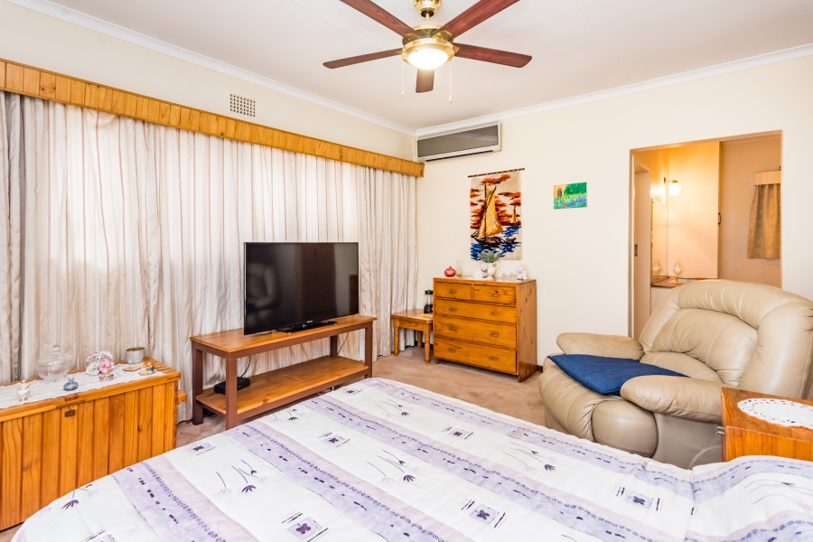 5 Bedroom Property for Sale in Constantia Kloof Gauteng