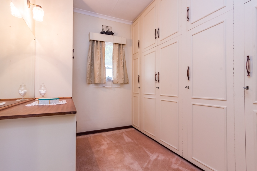 5 Bedroom Property for Sale in Constantia Kloof Gauteng