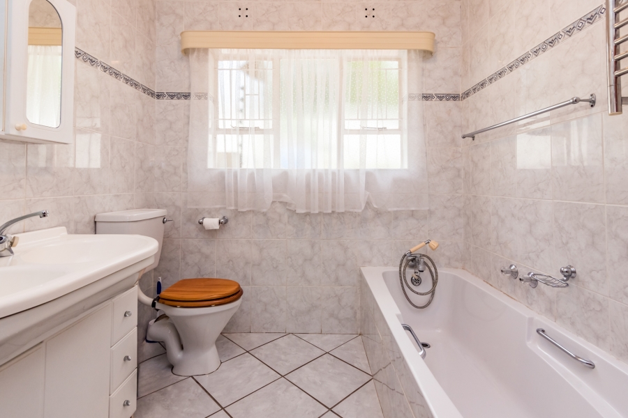 5 Bedroom Property for Sale in Constantia Kloof Gauteng
