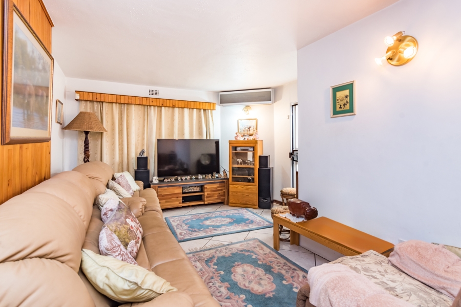 5 Bedroom Property for Sale in Constantia Kloof Gauteng