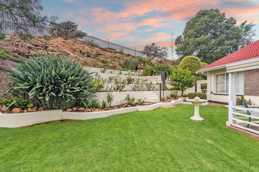 5 Bedroom Property for Sale in Constantia Kloof Gauteng
