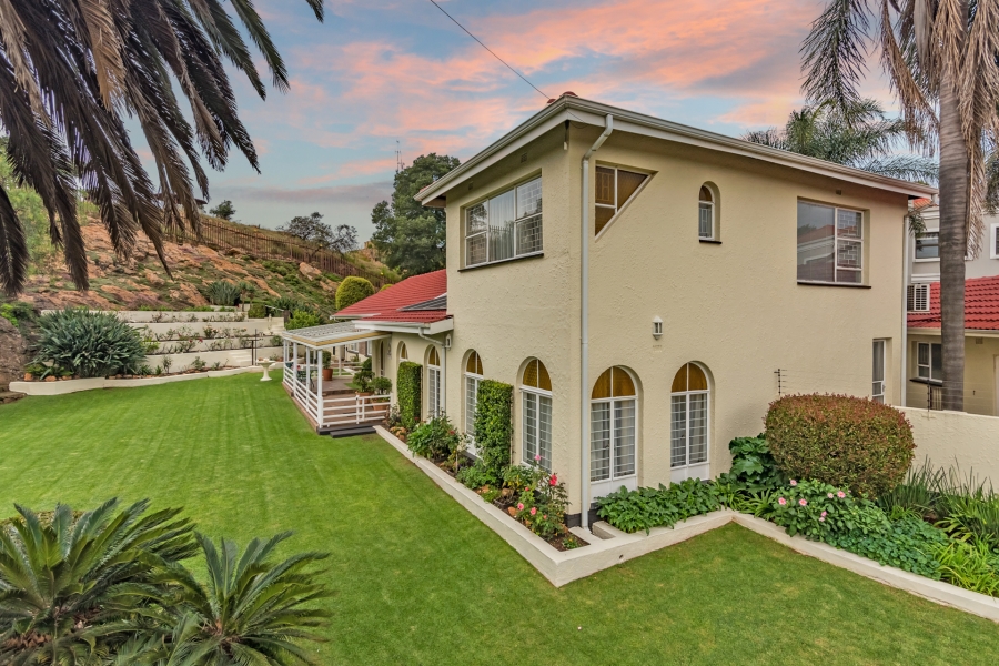 5 Bedroom Property for Sale in Constantia Kloof Gauteng