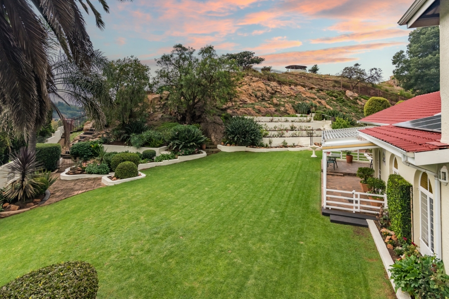 5 Bedroom Property for Sale in Constantia Kloof Gauteng