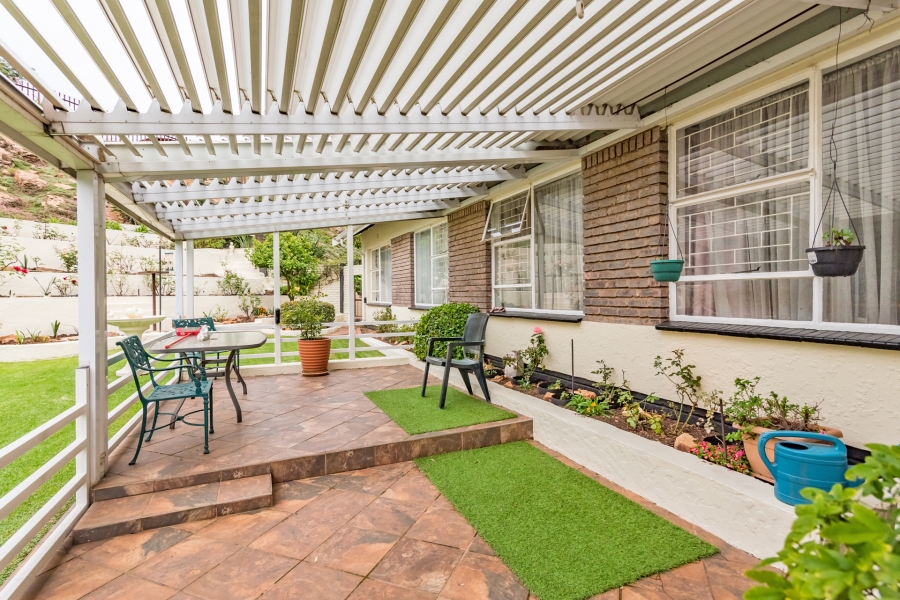 5 Bedroom Property for Sale in Constantia Kloof Gauteng