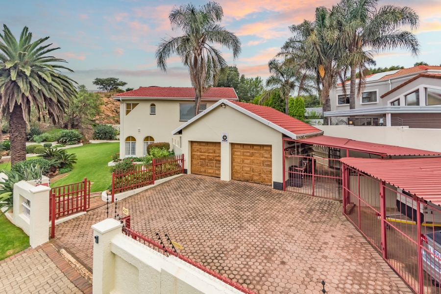 5 Bedroom Property for Sale in Constantia Kloof Gauteng
