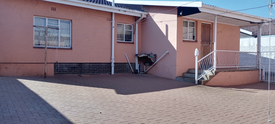 To Let 3 Bedroom Property for Rent in Bosmont Gauteng