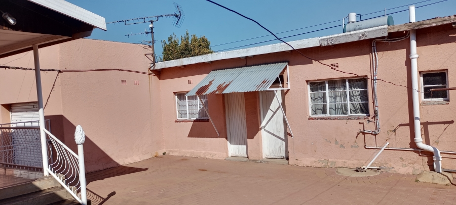 To Let 3 Bedroom Property for Rent in Bosmont Gauteng