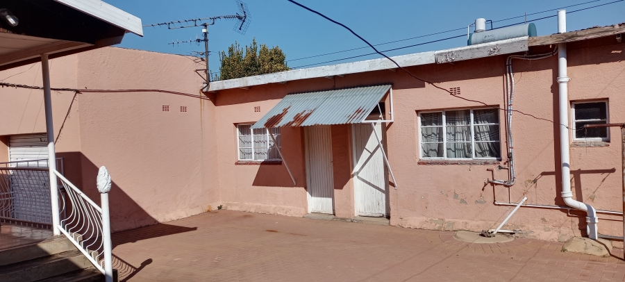 To Let 3 Bedroom Property for Rent in Bosmont Gauteng