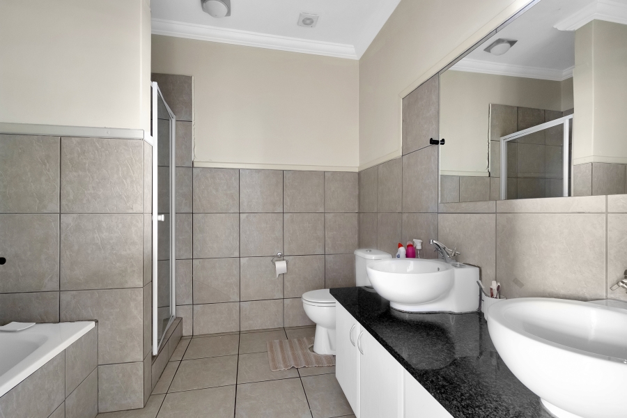To Let 2 Bedroom Property for Rent in Strathavon Gauteng