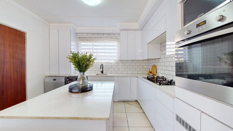 2 Bedroom Property for Sale in Kleinfontein Gauteng
