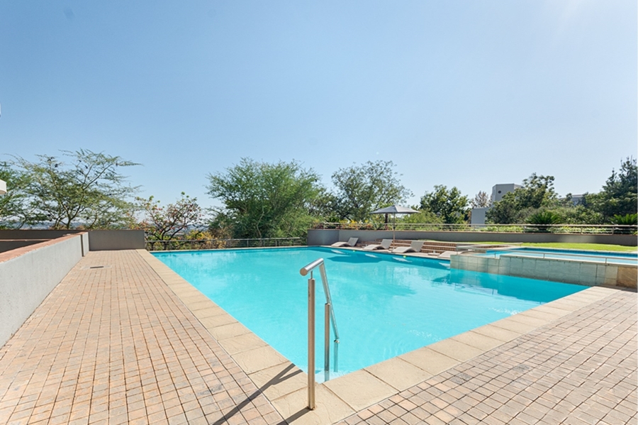 To Let 2 Bedroom Property for Rent in Sandhurst Gauteng