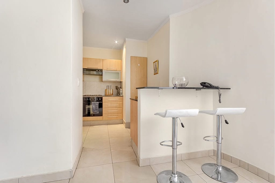 To Let 2 Bedroom Property for Rent in Sandhurst Gauteng