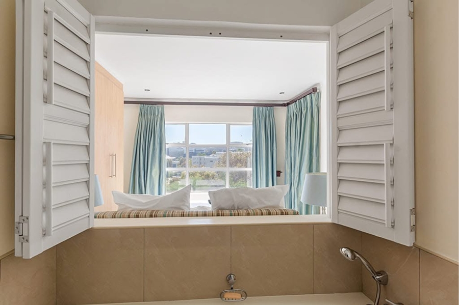 To Let 2 Bedroom Property for Rent in Sandhurst Gauteng