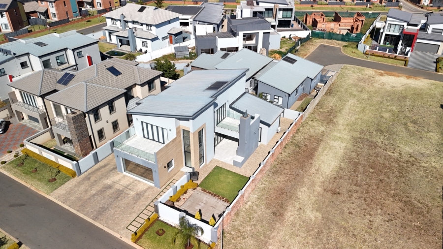 4 Bedroom Property for Sale in Zambezi Manor Lifestyle Estate Gauteng