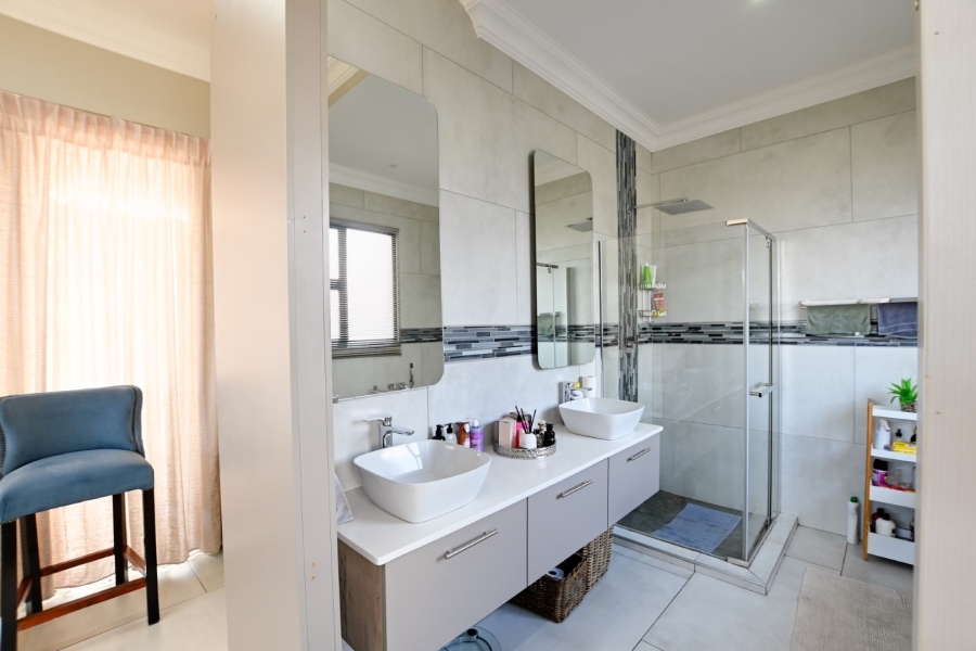 4 Bedroom Property for Sale in Zambezi Manor Lifestyle Estate Gauteng