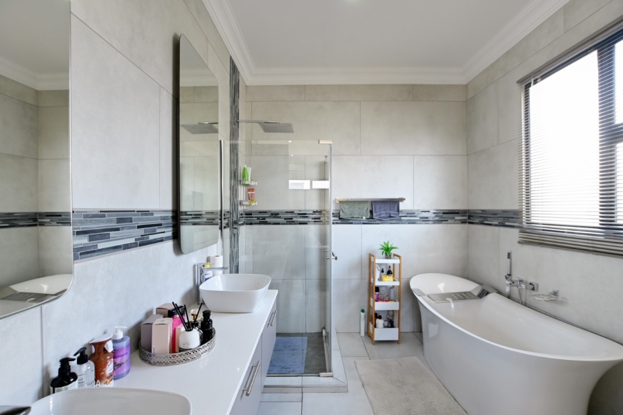 4 Bedroom Property for Sale in Zambezi Manor Lifestyle Estate Gauteng