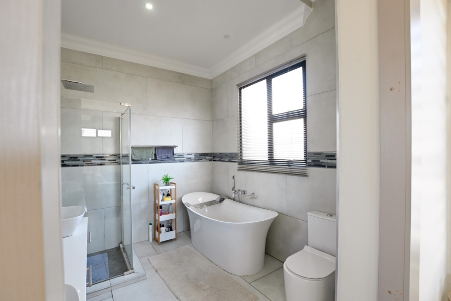 4 Bedroom Property for Sale in Zambezi Manor Lifestyle Estate Gauteng