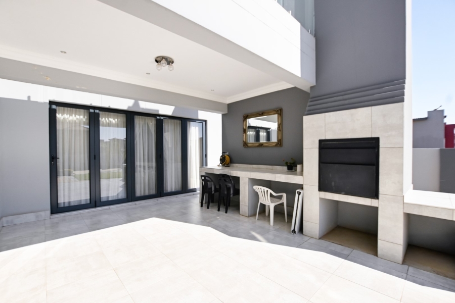 4 Bedroom Property for Sale in Zambezi Manor Lifestyle Estate Gauteng