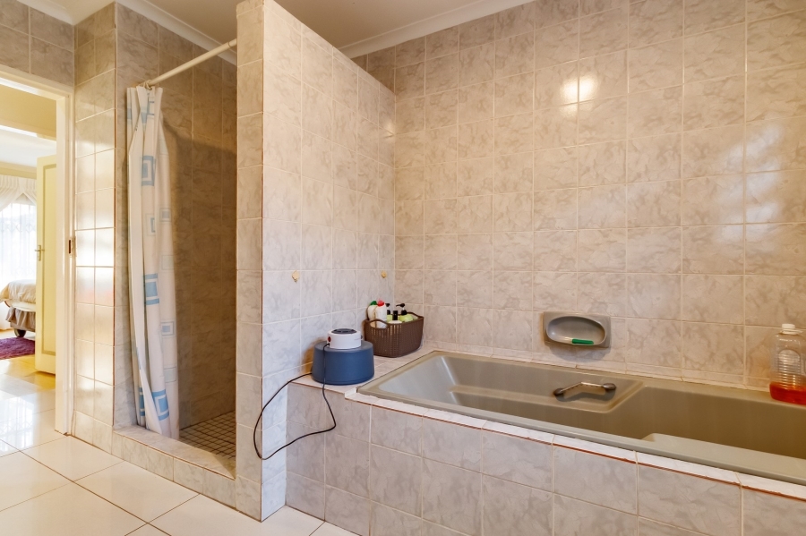 4 Bedroom Property for Sale in Amandasig Gauteng