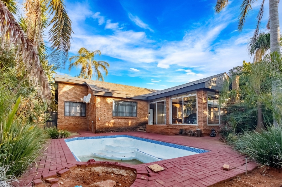 4 Bedroom Property for Sale in Amandasig Gauteng