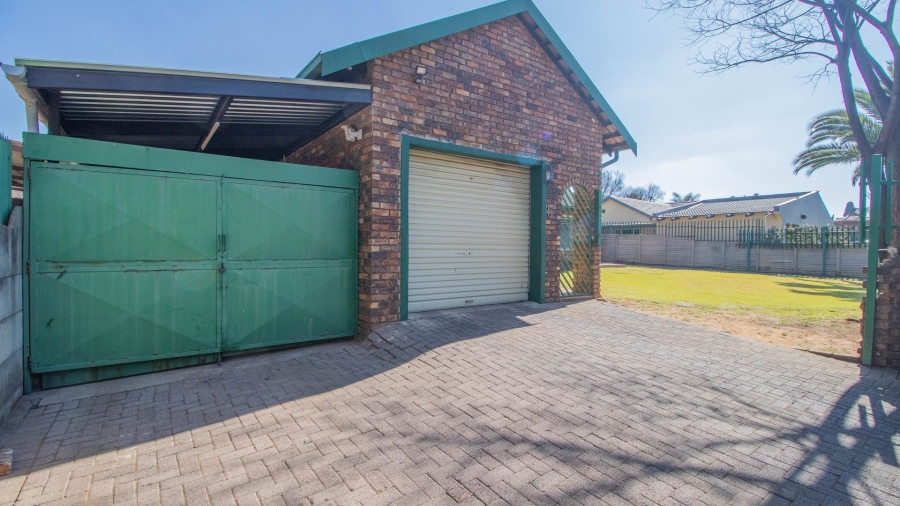 4 Bedroom Property for Sale in Atlasville Gauteng