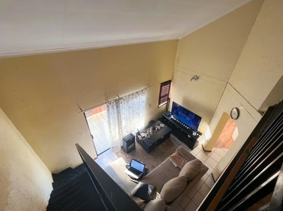 2 Bedroom Property for Sale in Bromhof Gauteng