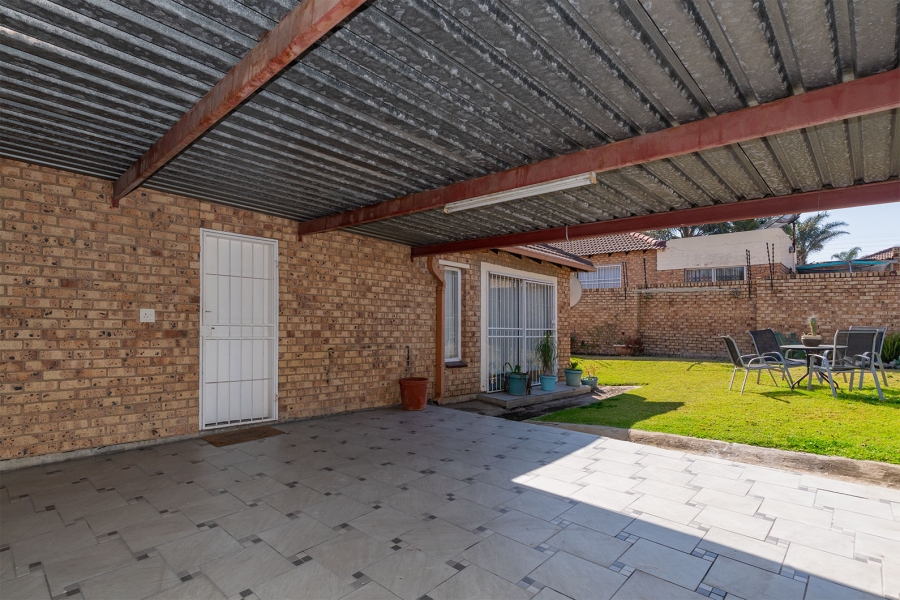 3 Bedroom Property for Sale in Esther Park Gauteng