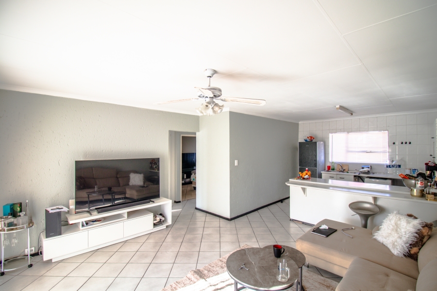 2 Bedroom Property for Sale in Vorna Valley Gauteng