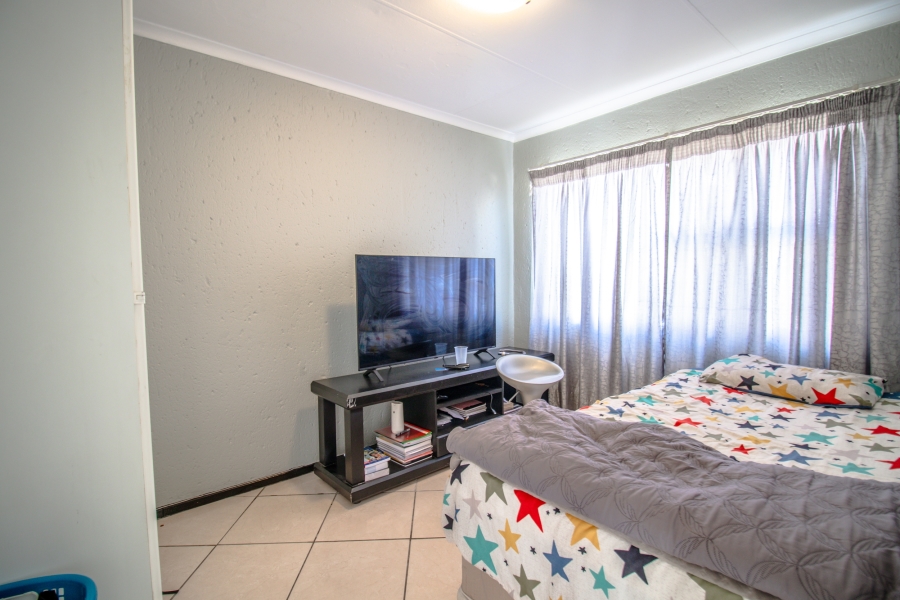 2 Bedroom Property for Sale in Vorna Valley Gauteng