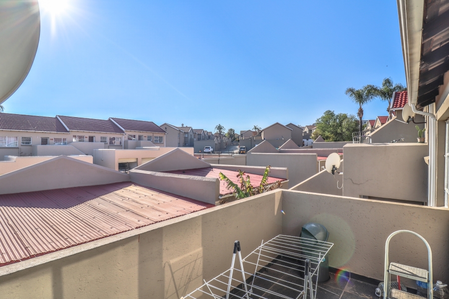 2 Bedroom Property for Sale in Vorna Valley Gauteng