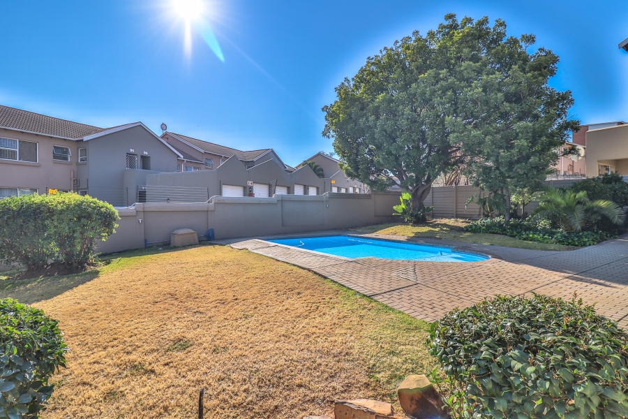 2 Bedroom Property for Sale in Vorna Valley Gauteng