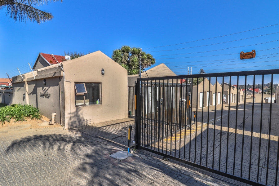 2 Bedroom Property for Sale in Vorna Valley Gauteng